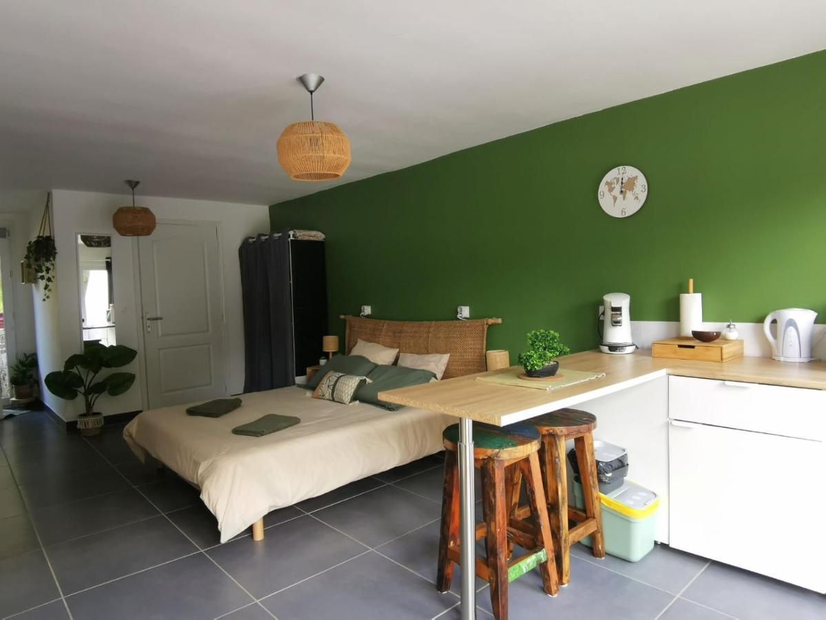 Bed and Breakfast Les Lits De L'Arz Malansac Exterior foto